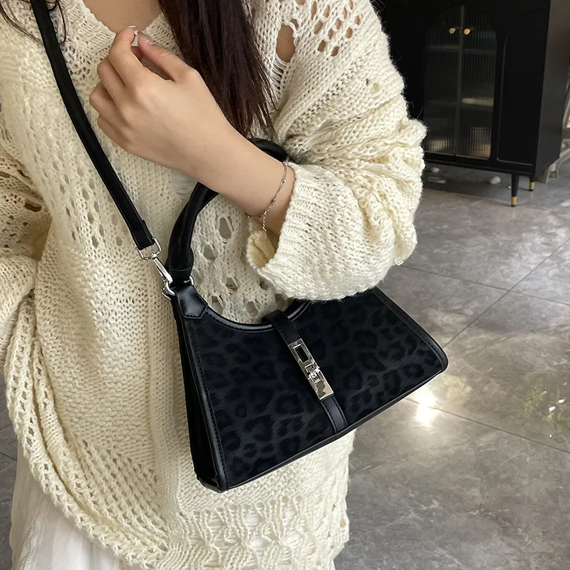 Женская сумка, нишевая качественная сумка в стиле ретро, маленькая сумочка, новая маленькая квадратная сумка с леопардовым принтом, универсальная сумка через плечо на одно плечо