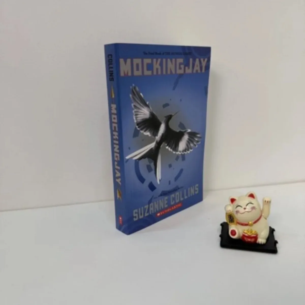 

The Hunger Games: Mockingjay By Suzanne Collins Trilogy Final Book | Dystopian War Revolution Katniss Everdeen Final Battle Nove