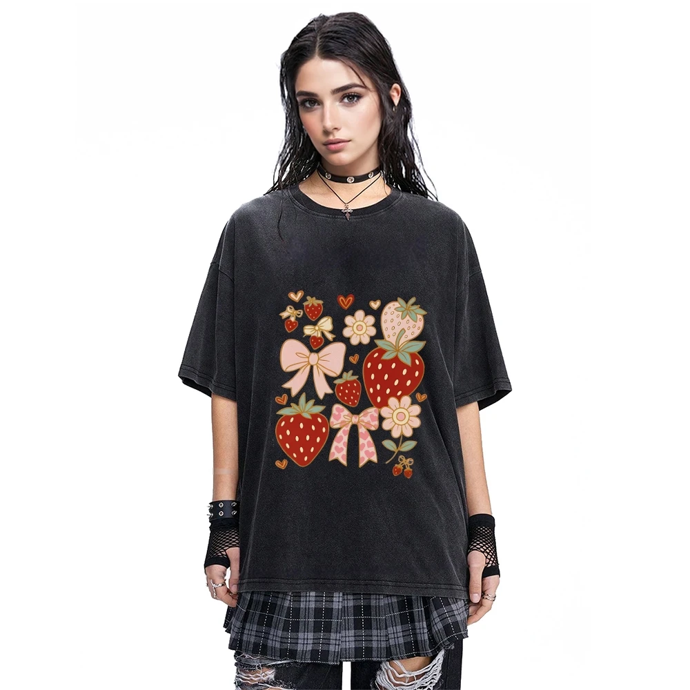 

Футболка с клубничным бантом, темно-серая футболка с милым клубничным рисунком, повседневный свободный топ с короткими рукавами, милый летний удобный топ
