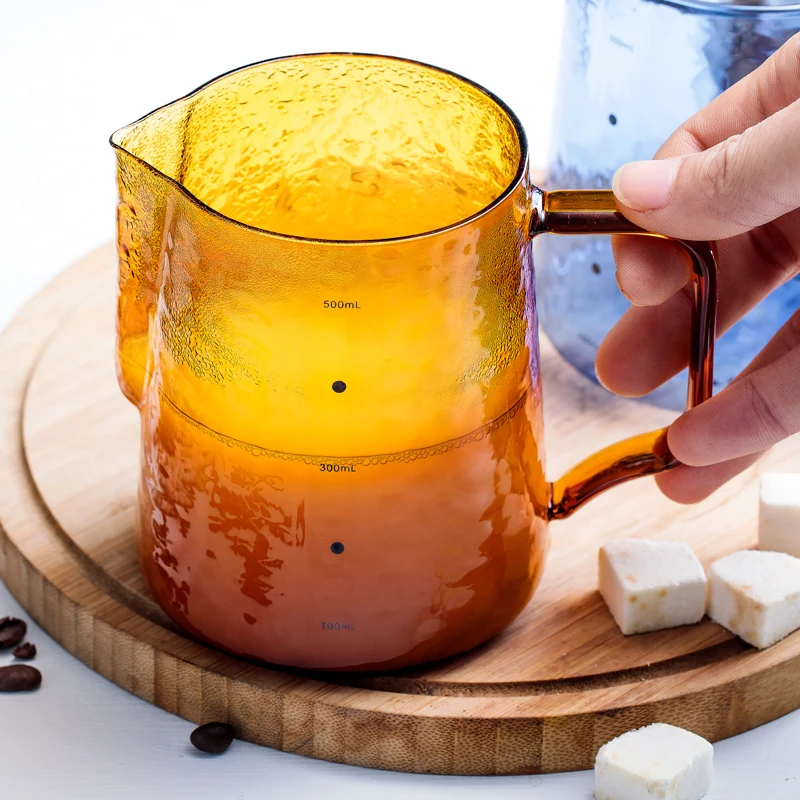 Guirnalda de vidrieras, taza de pico, patrón de martillo de café elegante con escala, artefacto de espuma de leche para el hogar