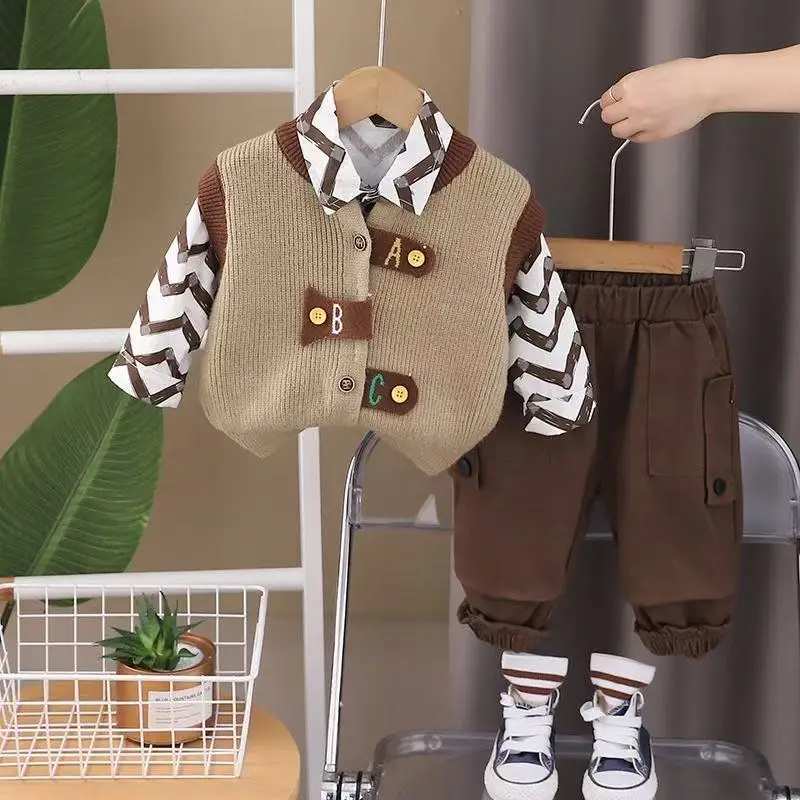 Boys' Spring and Autumn Set 2025 New Baby Sweater Children's Letter Cardigan T-shirt Pants Fashion 3-Piece Set Kids Outfits