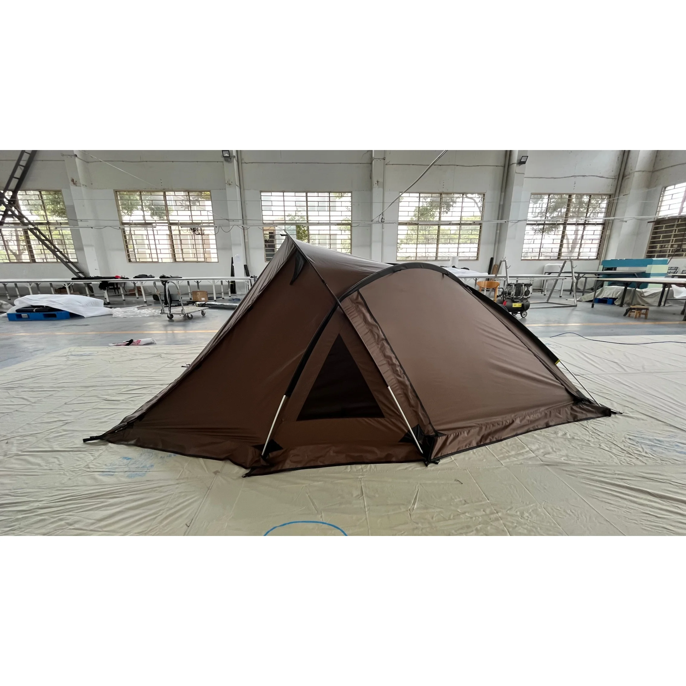 Large Capacity Family Tunnel Tent Sturdy Poles Fabric 2-3 People Portable Lightweight High Quality Camping Tent Waterproof