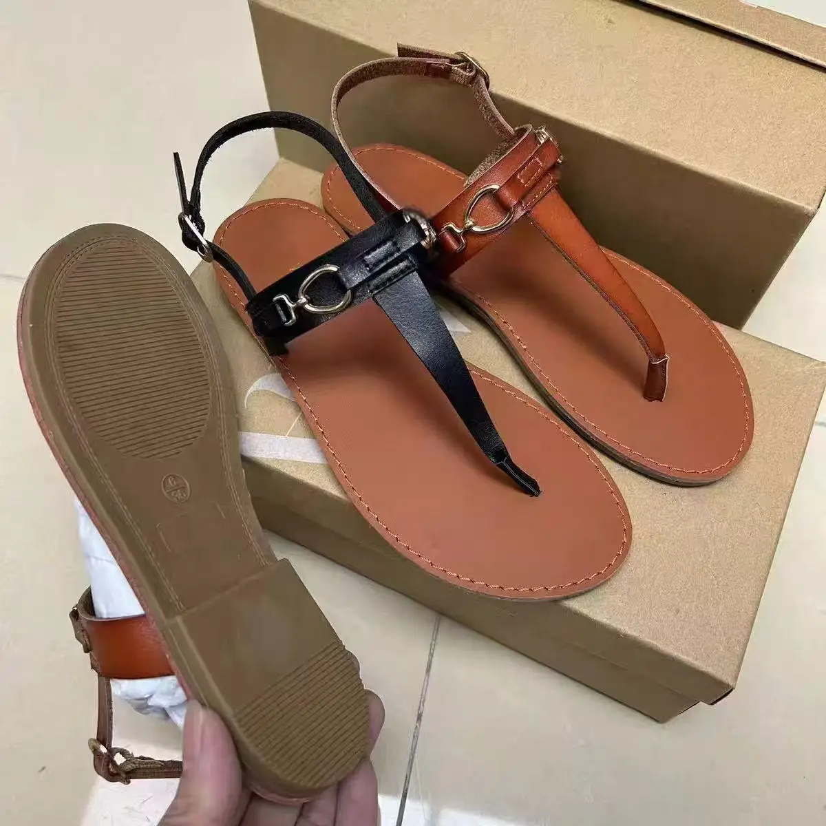 TRAF Woman Summer Clip Toe Flad Sandals Fashion Brown Round Toe Outdoor Flip Flops 2024 Damskie czarne buty plażowe z odkrytymi palcami