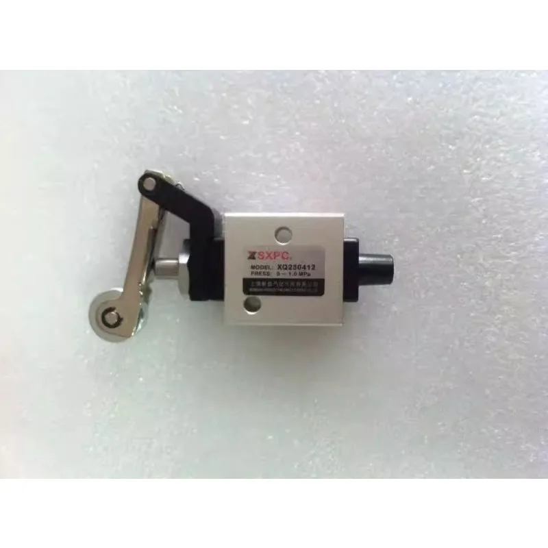 

Two-position three-way machine control valve, lever roller valve XQ230412 Xinyi SXPC SQW