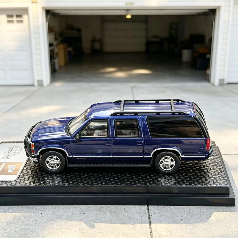 ブリスモデル-1-64スケール-サバーバンsuv-合金製シミュレーションカーモデル-大人のためのコレクション、装飾品、ギフト、静止展示用玩具