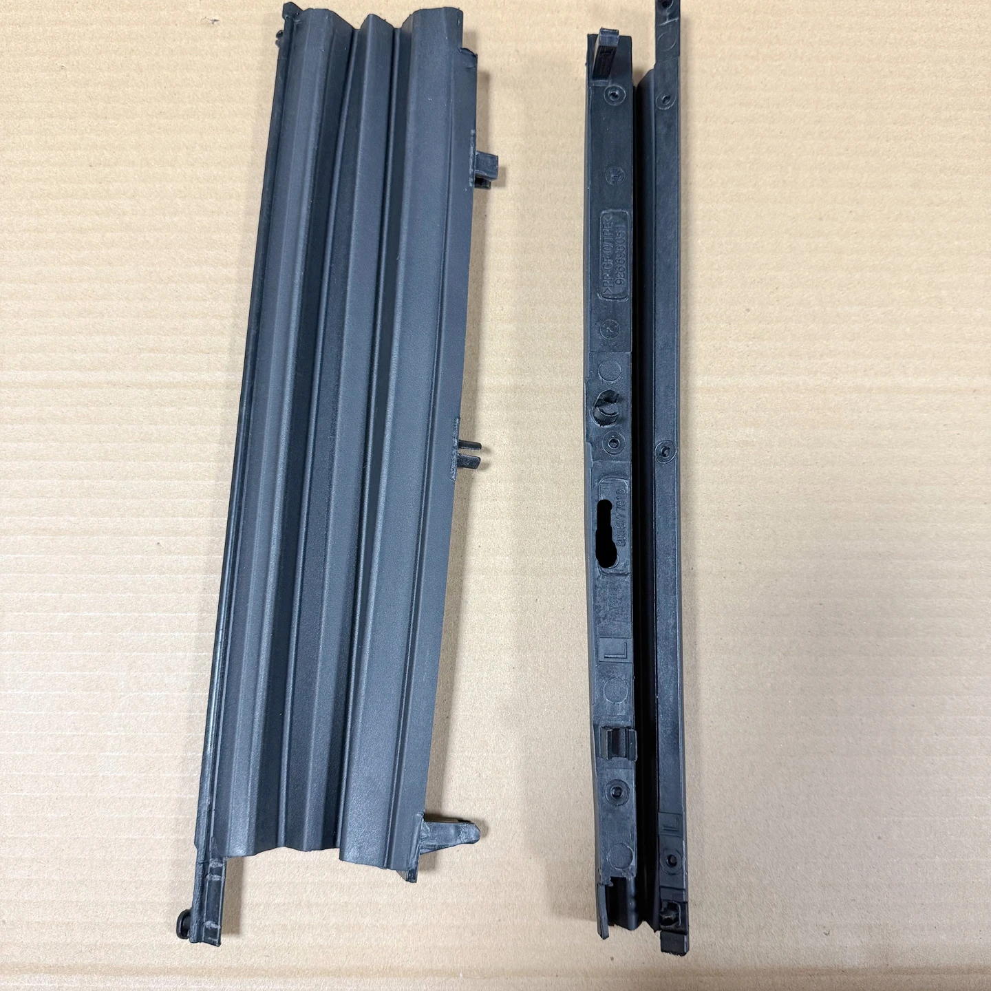 Sunroof Dust Protection Cover Left & Right For VW Passat B7 Bora Golf OEM 8D0877781B 8D0877782B