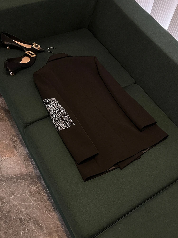 

Ele Lady's Long Sve Костюм Jaet Тяжелый дизайн со стразами Повседневный свободный крой Женская мода Китайское производство