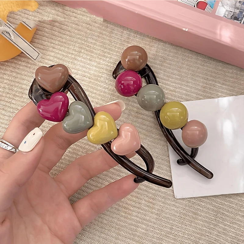 

2-Piece Set of Random Styles: Round Bead Heart-Shaped Twist Hair Clips, Round Bead Twist Clips, Simple Hair Clips for Women, Hairpins for the Back of the Head, Hair Accessories with a High-End Feel, Versatile Hair Orna