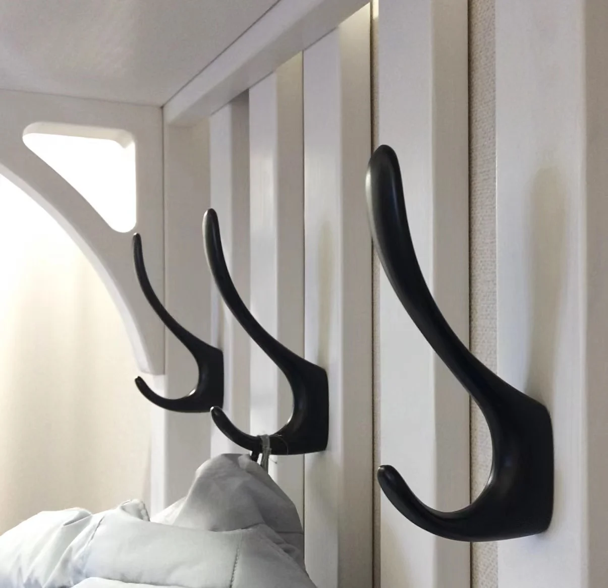 

Wall Hook Matte Black Clothes Hooks Bathroom Towel Hook Coat Rack for Bathroom Kitchen Multifunctional Home Accessories gadgets