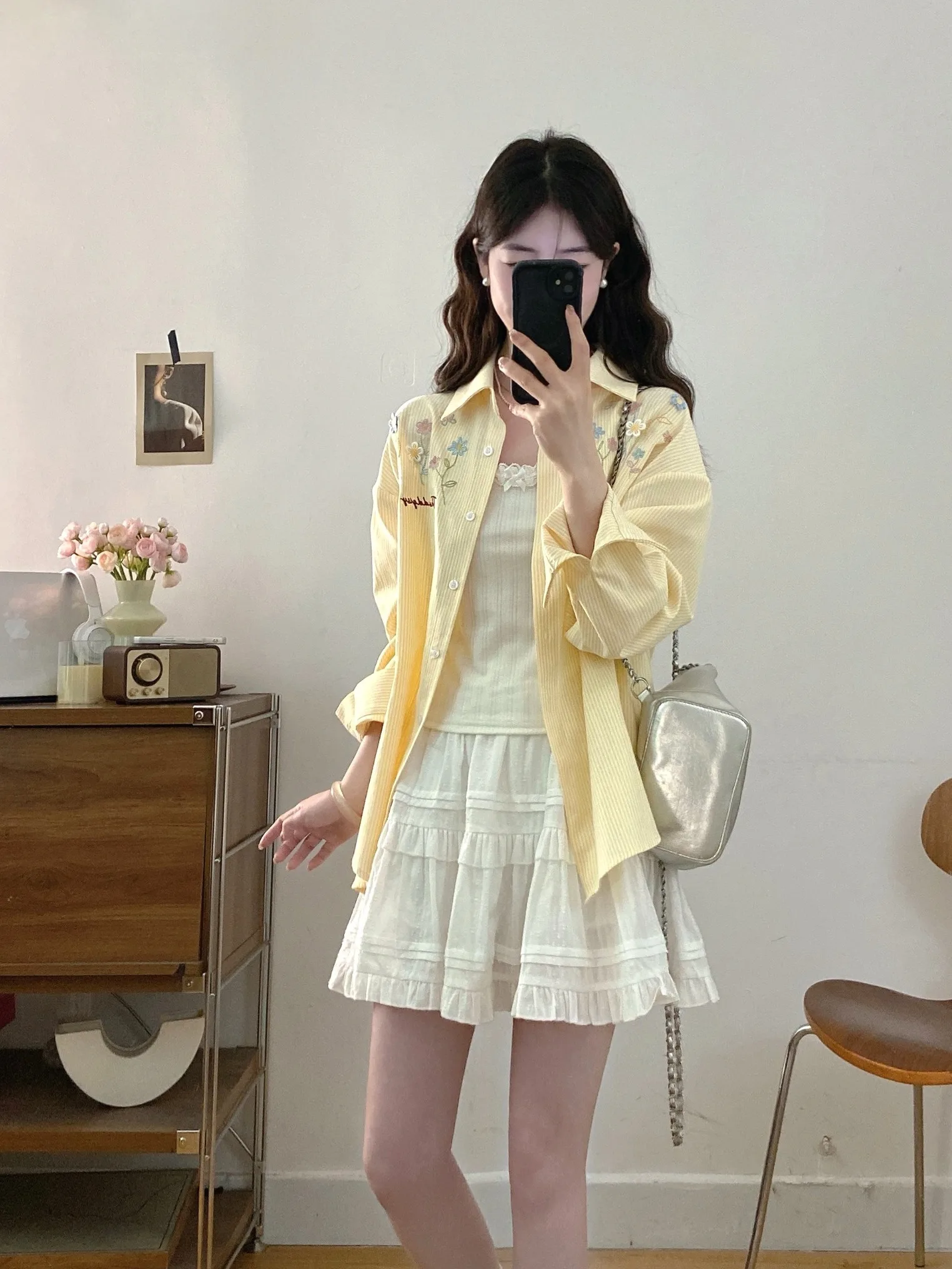 Conjunto de dos piezas de camisa de manga larga bordada con rayas amarillas y falda de cintura alta para mujer, talla grande, moda de primavera y verano