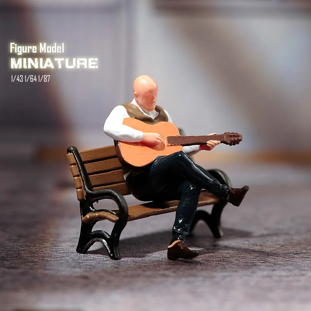 Miniaturmodell 1/24 1/43 1/64 1/87Street Artist sitzt auf einer Parkbank, spielt Gitarre, bemalte Figur, Modellspielzeug, Ansicht, Dekoration