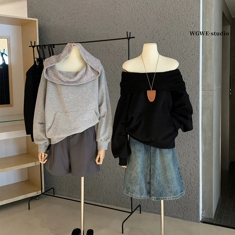 

Корейская женская футболка контрастного цвета на одно плечо с короткими рукавами, новинка лета 202, нестандартный вязаный топ