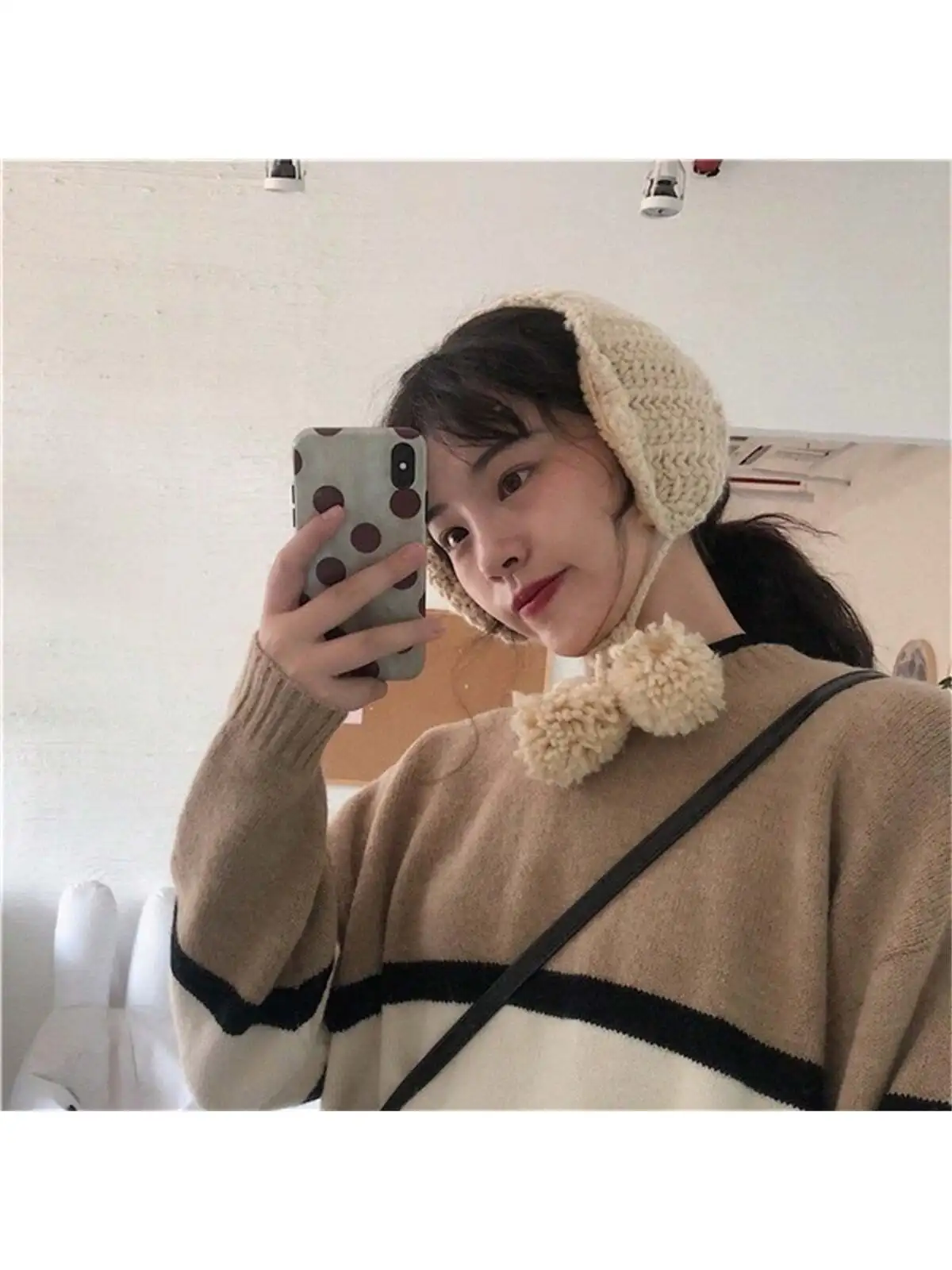 A Pair of Earmuffs to Keep Warm in Winter, Korean Style, Cute Student Kpop Style Earmuffs, Winter Ear Protection, Plush Earmuffs, Anti-Freeze Foldable Earmuffs, Christmas Hat, Valentine's Day Gift