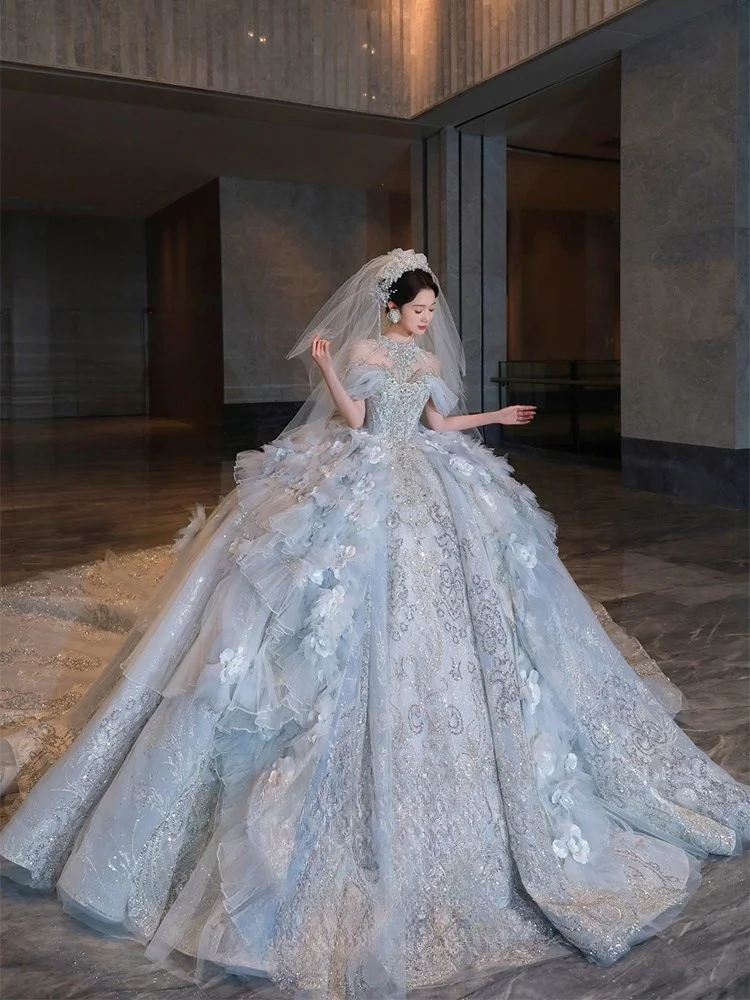 

A new one-shoulder main fabric luxurious and heavy-duty large tailline dress