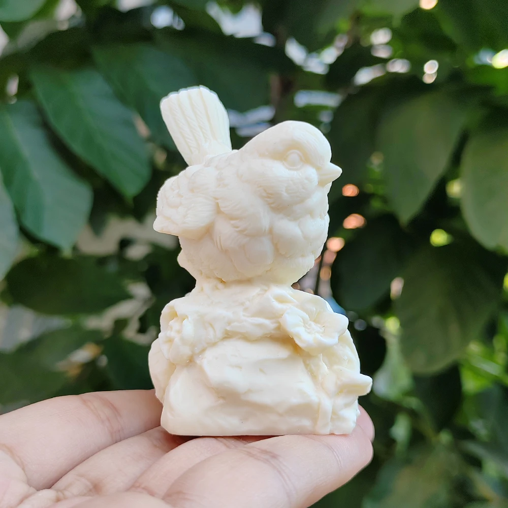 3.1 Inch White Resin Bird Sculpture, Realistic Style, Natural Theme, Suitable for Indoor Decorations, Tabletop Decorations, Fireplace, Bedroom, Centerpiece, Back-To-School Season Gift, Valentine's Day Gift
