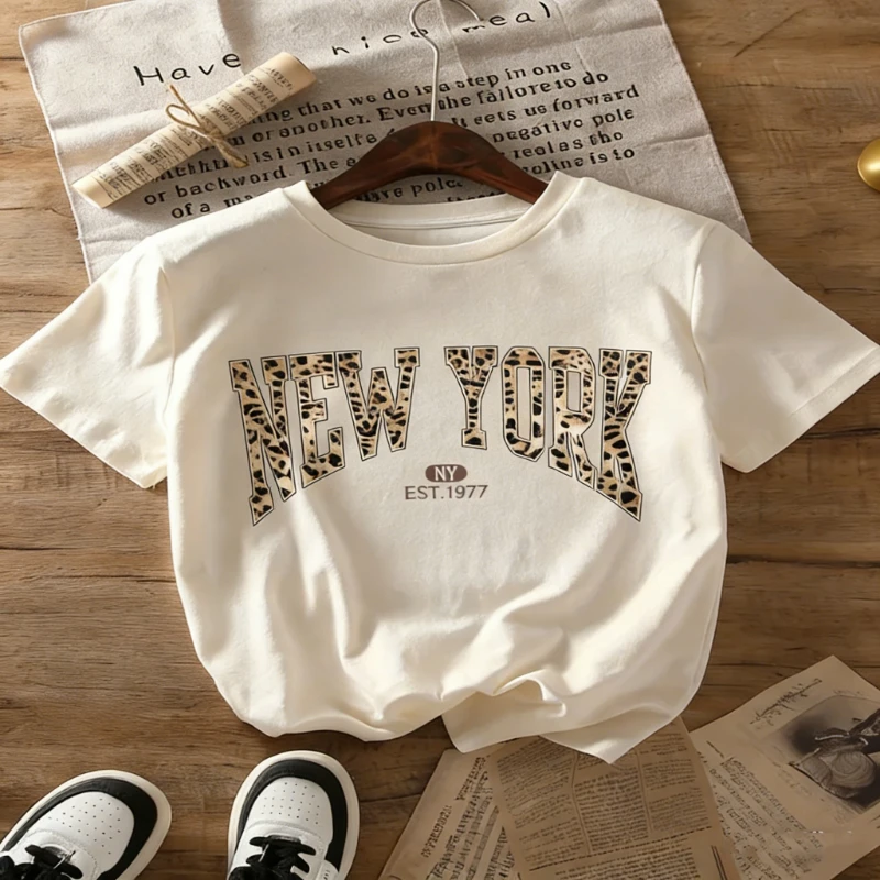 T-shirt girocollo a maniche corte casual da donna con motivo leopardato stampato New York, top versatile per quattro stagioni