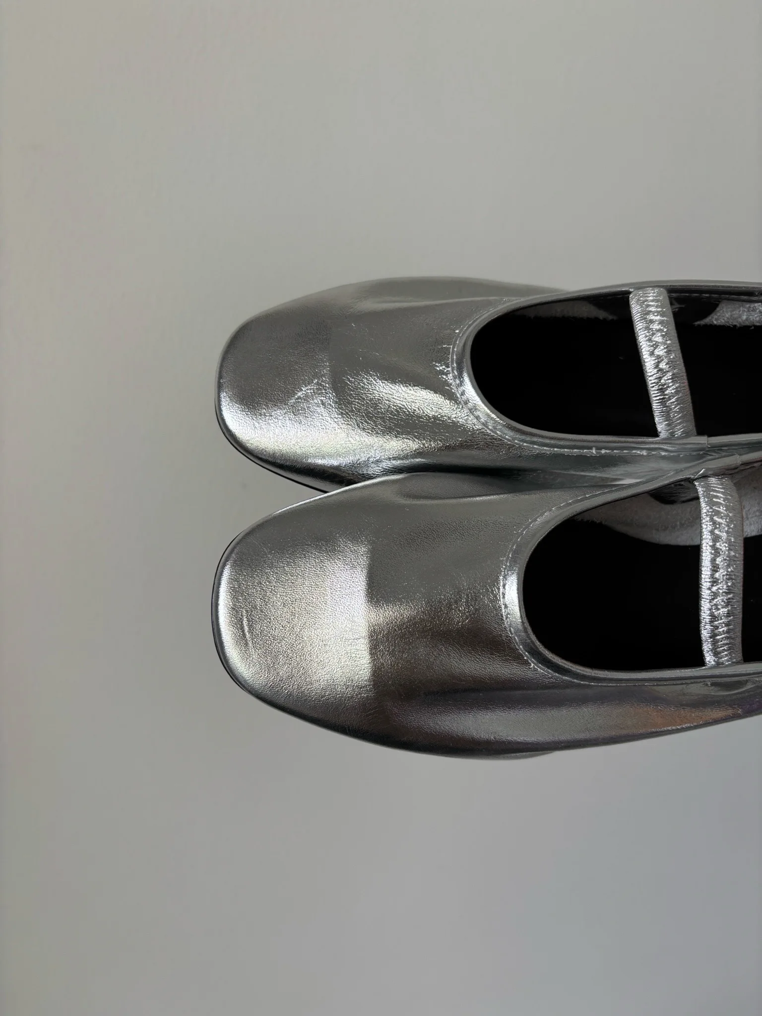 Withered 2025 Summer French Retro Silver Elegant Mary Jane Shoes Minimalist Sheepskin Soft Flat Shoes Loafer Shoes Women