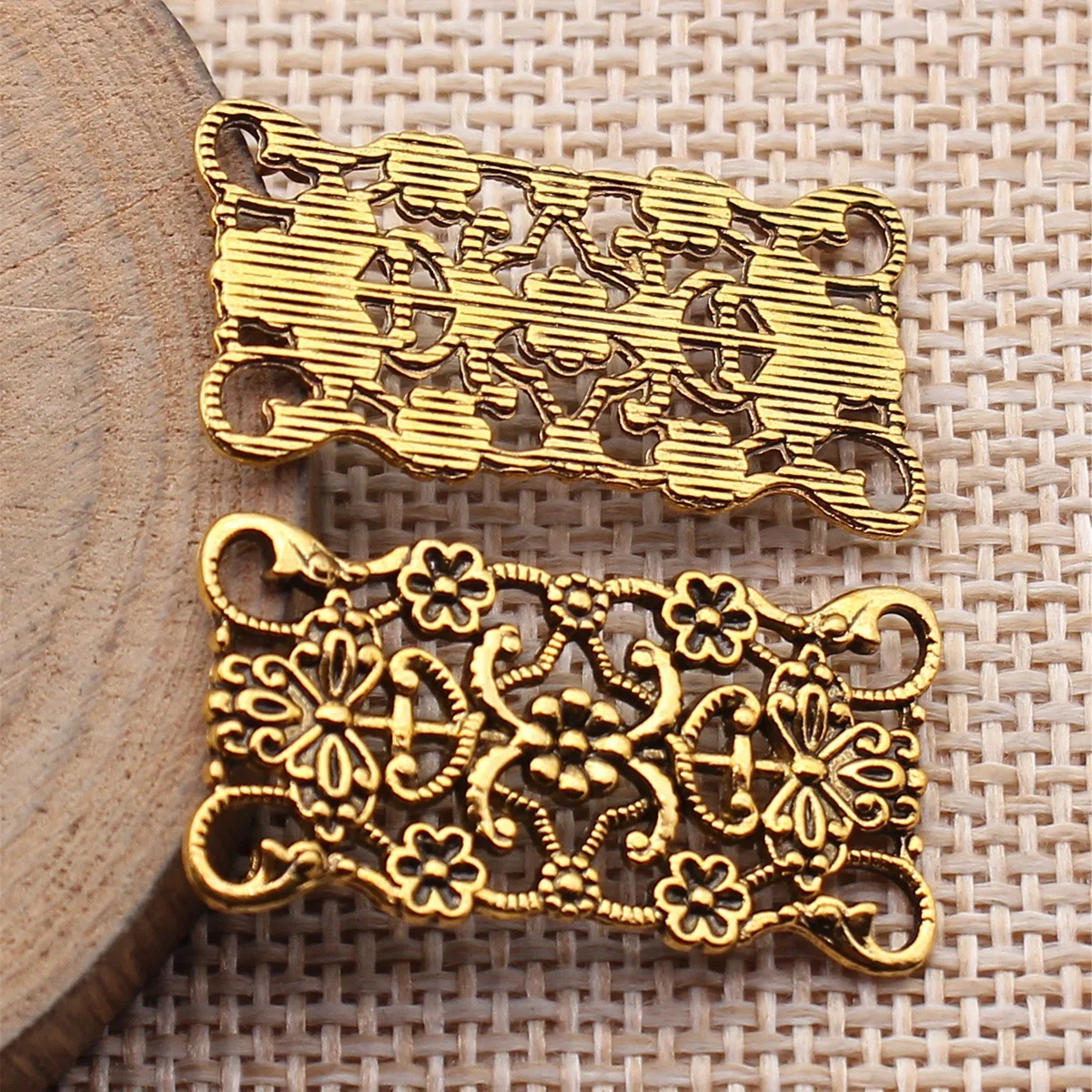 20pcs 31x15mm(1.22x0.59inch) 3 Colors Hollowed-Out Carved Flower Connector DIY Jewelry Accessories Wholesale