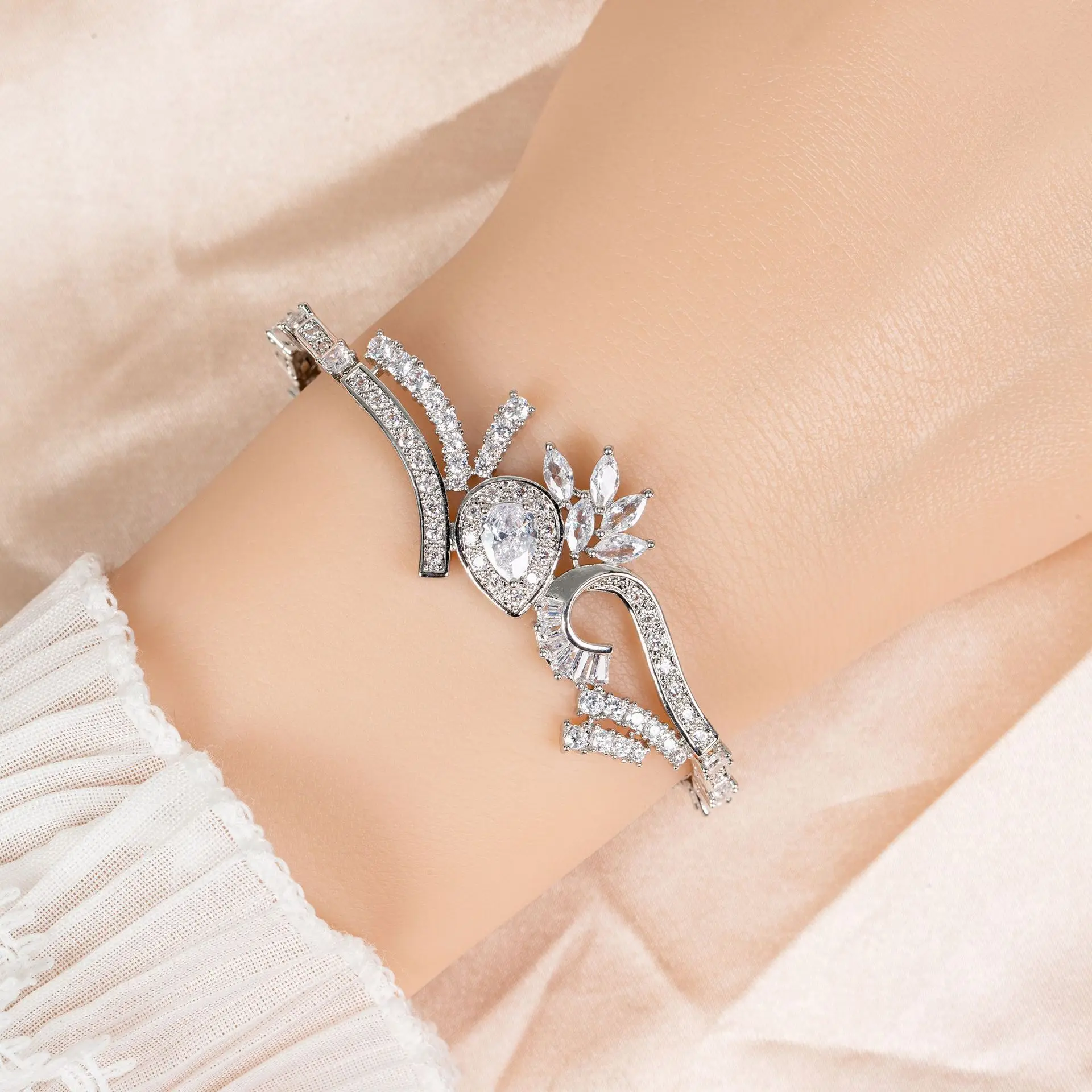 

Classic Daily Pretty Dress Accessories Sturdy Geometric Bracelet Jewellery Set Women Wedding Party Travel Prom Gift Z-60