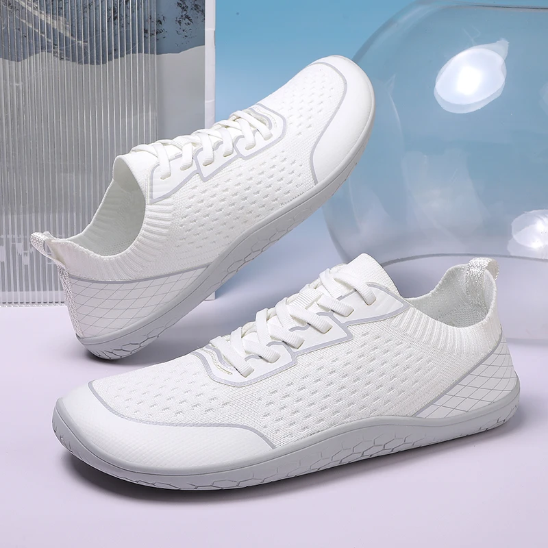 

Hot-selling Lovers universal table tennis shoes Non-slip, wear-resistant badminton shoes Shock-absorbing tennis training shoes