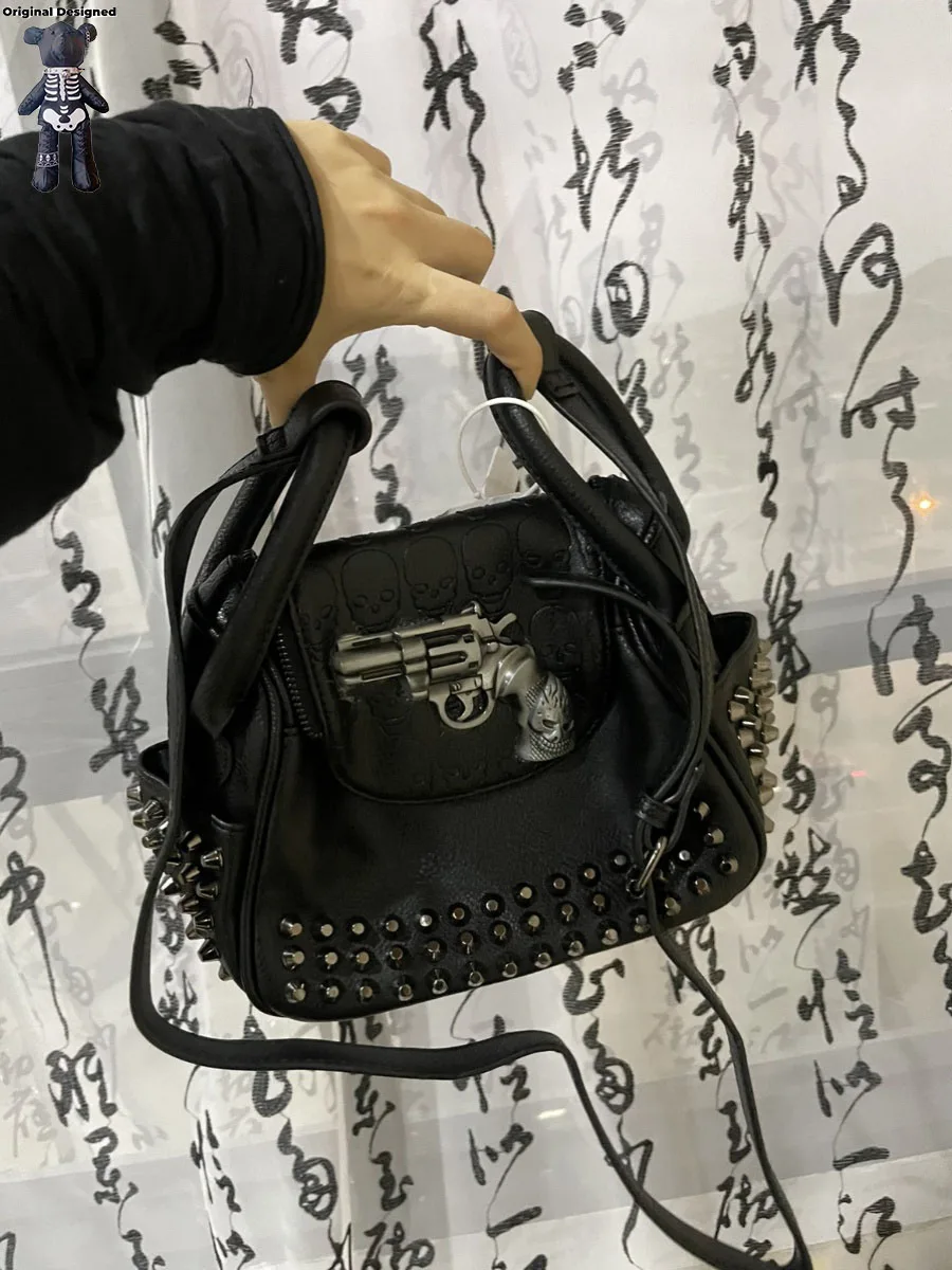 Punk Style Women Handbags Pu Leather Skull Tote Bag Black Large Capacity Shoulder Bag Cross Chain Crossbody Bags