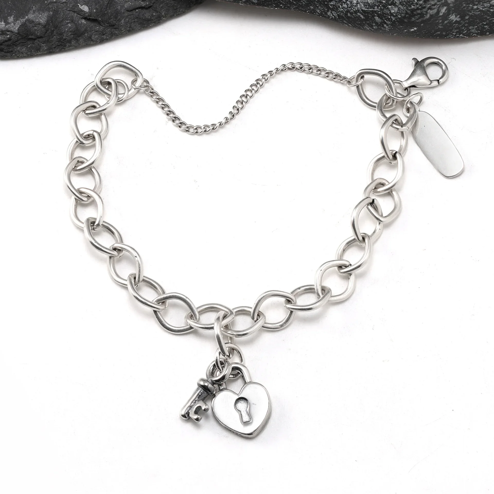 Vintage Silver Charm Bracelet for Women, Chunky Link Chain Bracelet with Lock & Key, MOM Medal, Sunburst and Cross Pendant, Adjustable Retro Metal Wrist Jewelry, Trend Stackable Bracelets, Birthday Holiday Gift for Girls Daily Wear
