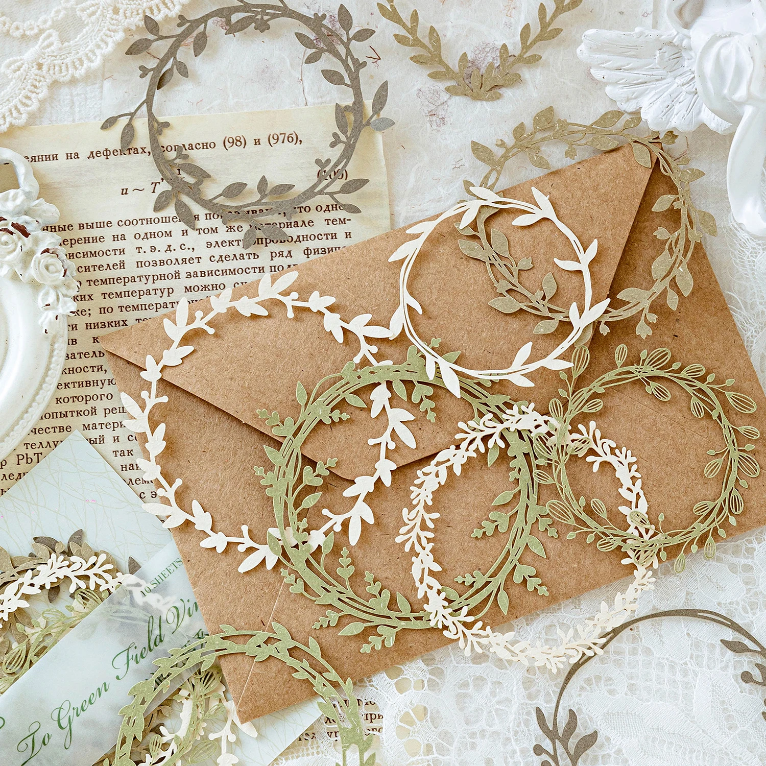 10 pcs Diy Scrapbooking paper Wreath Lace Decoration paper Hollow Card Collage Material lomo cards DIY hand made Craft paper