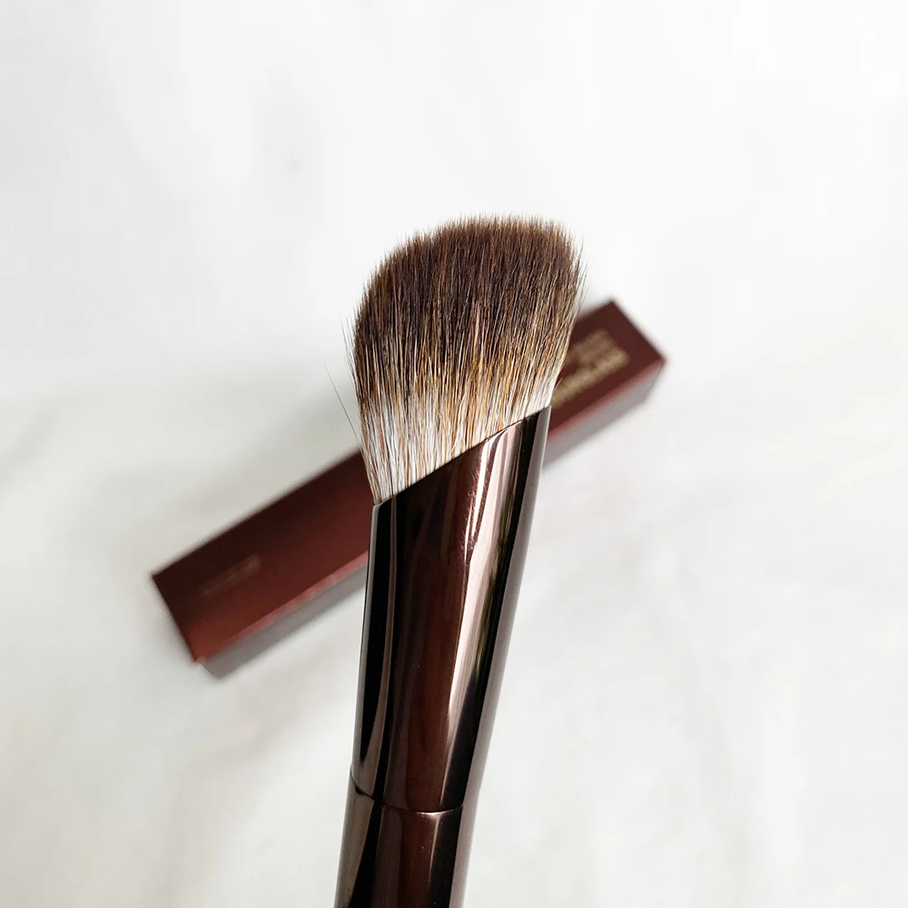 Hourglass Diagonal Blush Brush Natural Fox Brisltes Makeup Brush for Face Powder Blusher Contour