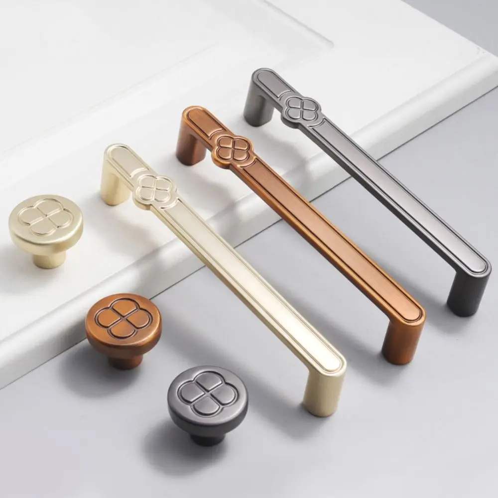 

Gold Chinese Style Cabinet Handles Zinc Alloy Single Hole Zinc Alloy Drawer Pulls Vintage Luxury Single Hole Handles