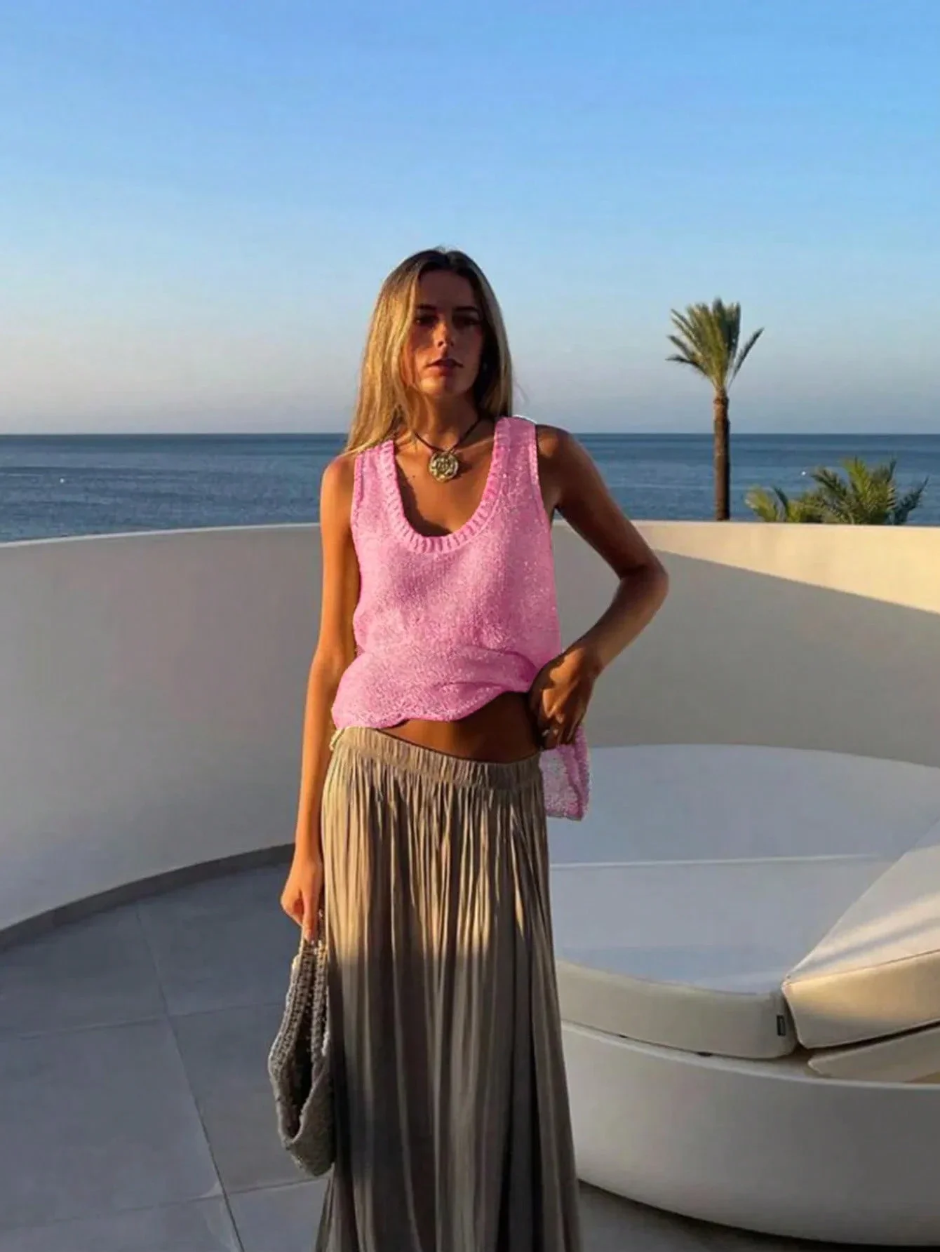 

Женская повседневная блестящая полупрозрачная вязаная майка без рукавов с асимметричным подолом, летняя, розовая