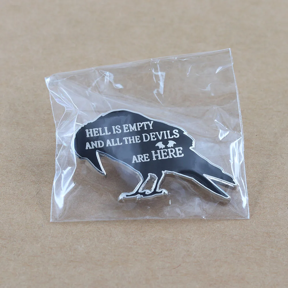 Raben-Silhouette Emaille-Pin „Der Himmel ist leer und alle Teufel sind hier“ Zitat Anstecknadel Gotisches Raben-Abzeichen für Rucksack und Kleidung – Detail 13
