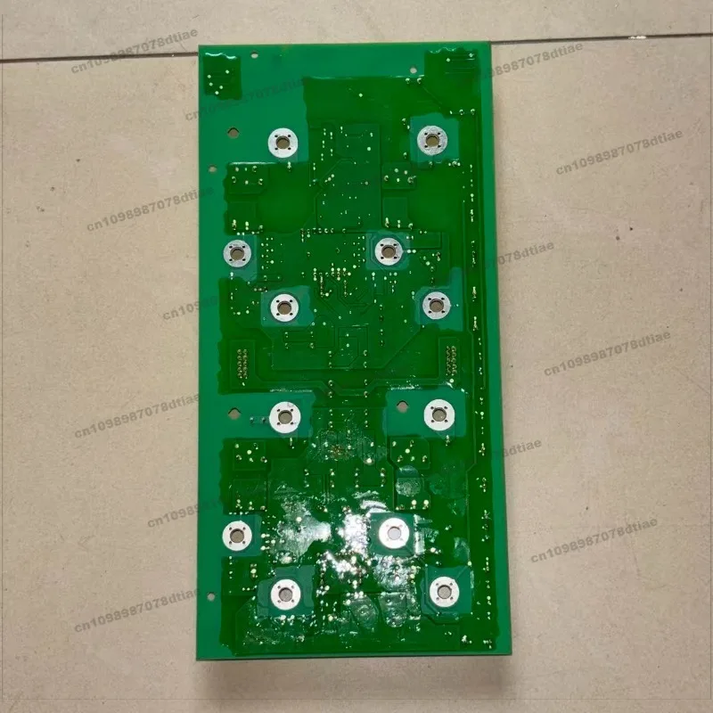 VX4GPC2225N4F العاكس 200-220-250-315KW لوحة للقيادة VX4GPC31N4F جديد الأصلي