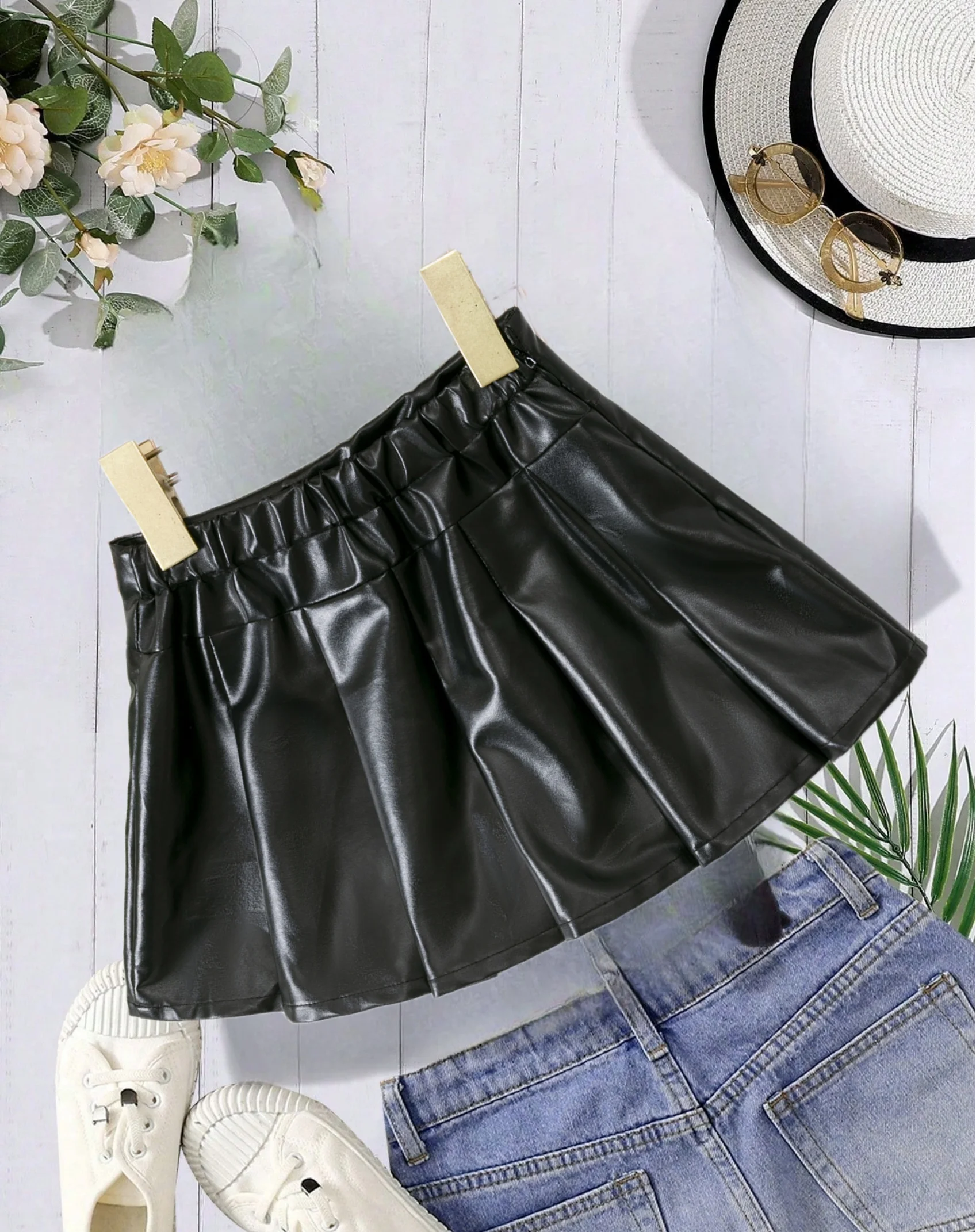 American style summer child girl Spice sexy A-line high-waisted ultra-short pleated skirt looks slim with A foreign leather skir