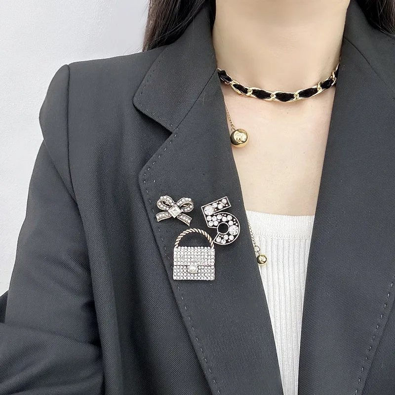 New Vintage High-end Pearl Butterfly Brooch Women Fashion Personality Fragrance Delicate Handbag Figure 5 Pin Exquisite Corsages