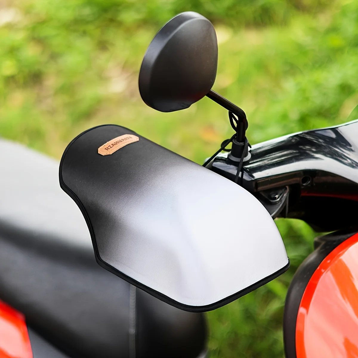 

Summer Sun Protection Motorcycle Handlebar Covers, a Pair of Sunshade and Windshield Battery Car Waterproof Stereo Handguards, Electric Vehicle Gloves, Motorcycle Handlebar Accessories