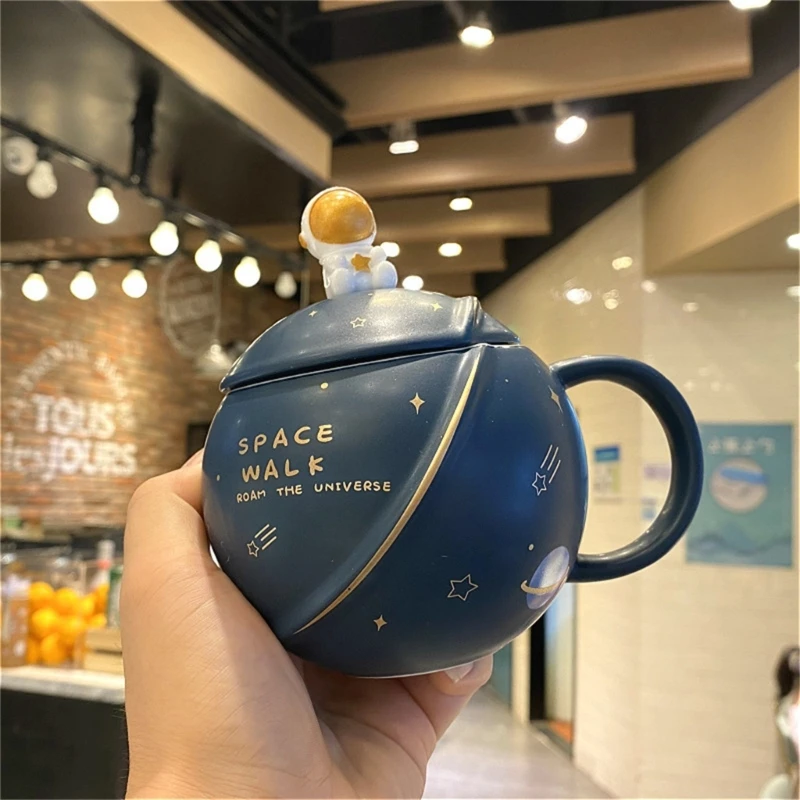 400ML Novelty Space Mug Space Themed Water Cup Astronaut Coffee Cup with Lid and Spoon Ceramic Material for Water Milk Beverages