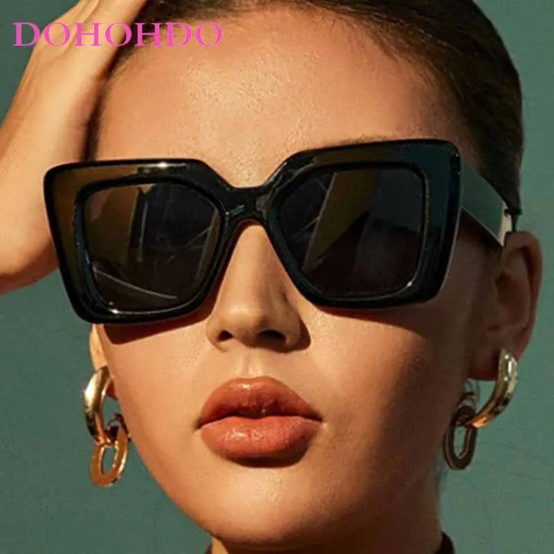 

Retro Brand Design Big Square Frame Women Sunglasses Trendy Luxury Men Shades Outdoor Travel Driving Eyewear Unisex UV400 Lentes