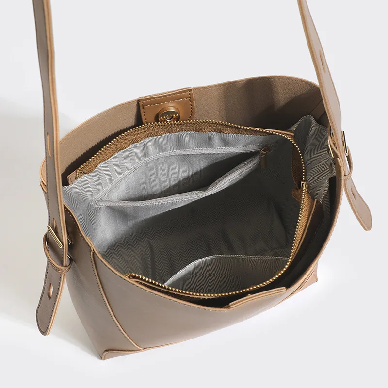 Fashionable bucket bag for women in summer 2024, new versatile large capacity single shoulder underarm bag, crossbody bag, commu