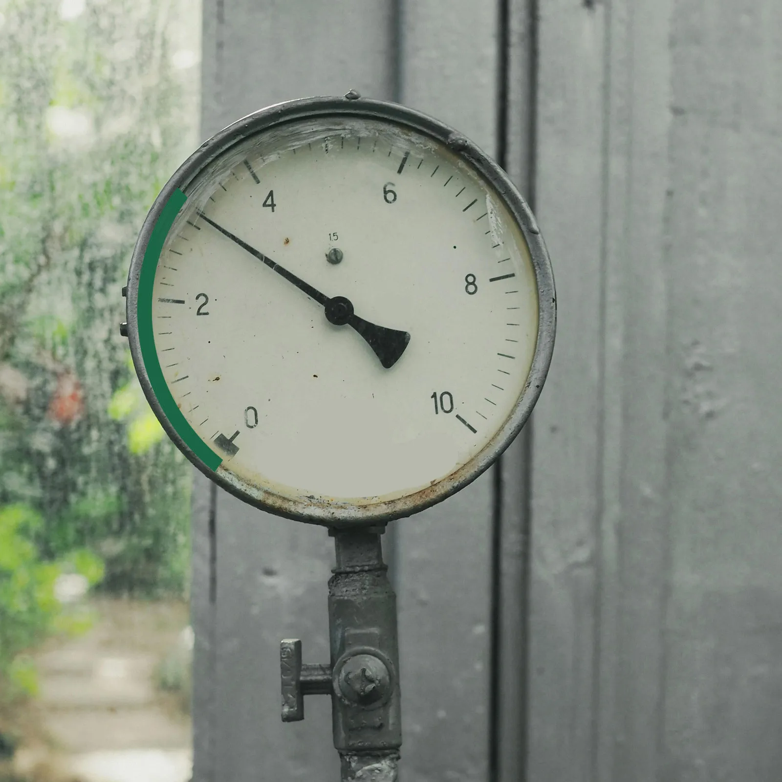 10 Sheets Pressure Gauge Stickers Reflective Indicator Labels for Clear Visibility in Low Light Adhesive Decals for Gauge