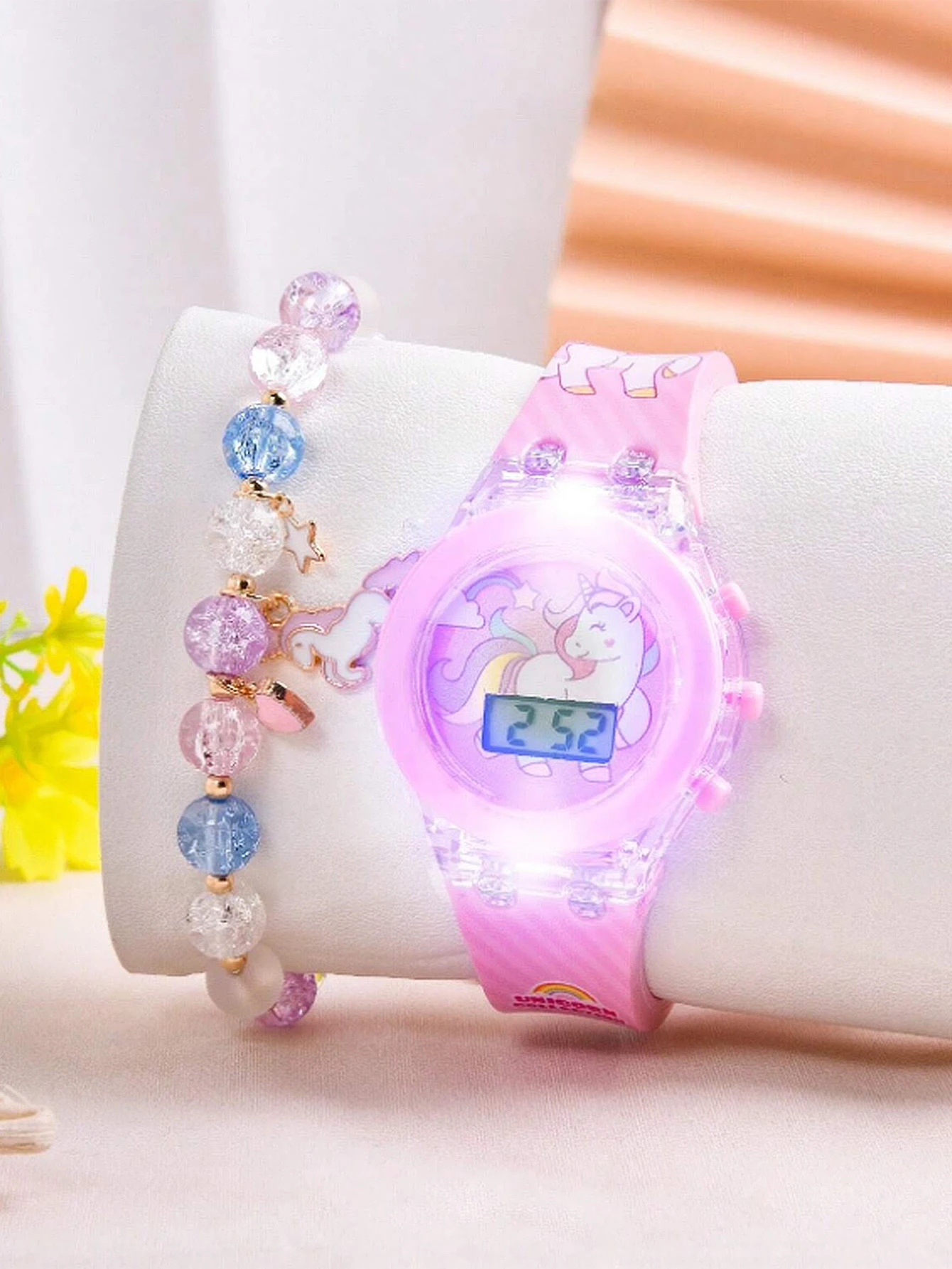 2PCS pink Unicorn silicone children's electronic watch and acrylic unicorn beaded bracelet set as a gift for children