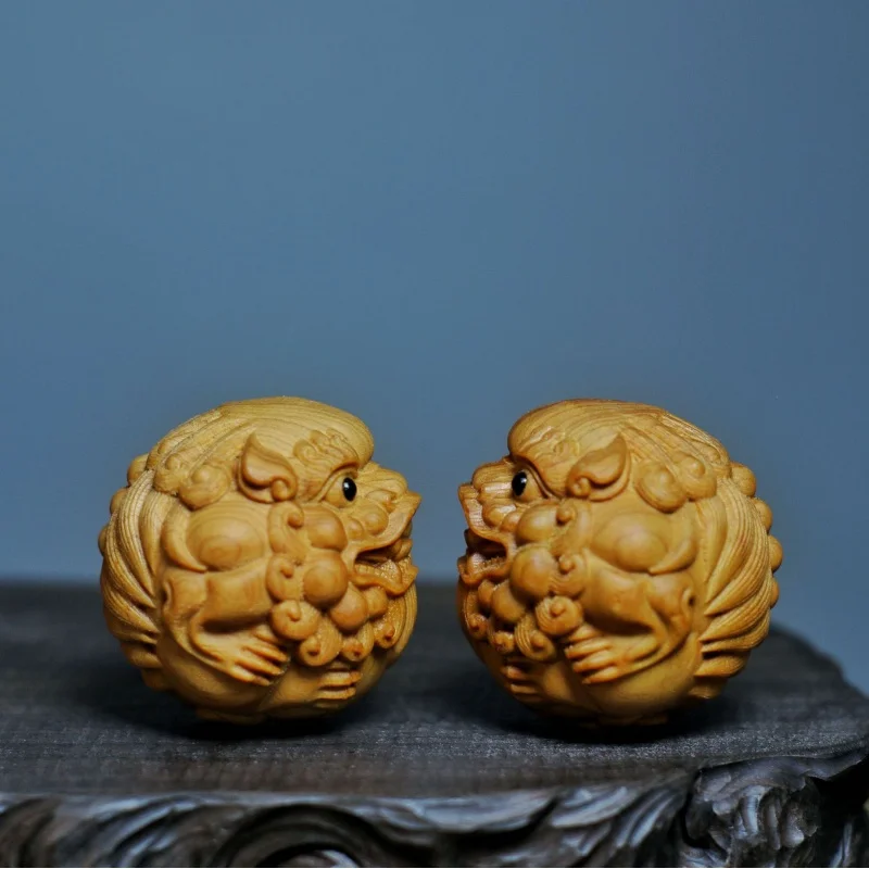 Boxwood Carving Lion's Head Hand Massage Handball Solid Wood Animal Crafts Gift for Elders Hand Pieces