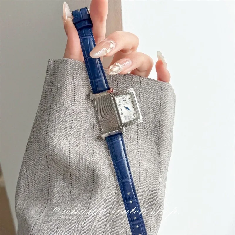 ساعة نسائية فاخرة بغطاء منزلق ذو إحساس ممتاز وبساطة كلاسيكية مربعة كوارتز 2025 هدية عيد ميلاد جديدة مقاومة للماء