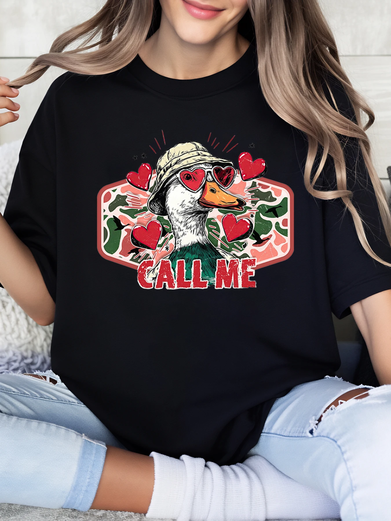 모자와 하트를 쓴 오리가 나를 발렌타인데이라고 부르다 그래픽 티셔츠 여성 캐주얼웨어 블랙 플러스 사이즈