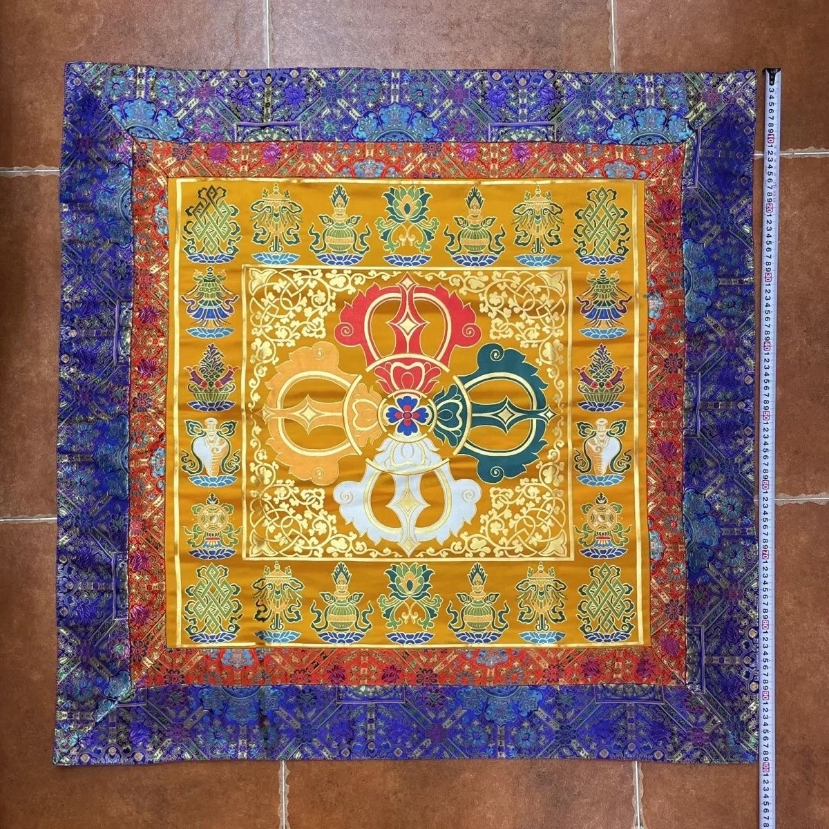 

Буддийское украшение в тибетском стиле, семейный дом, храм, алтарь, поклонение Ваджра, настольный коврик, статуя Будды, скатерть, коврик, подушка