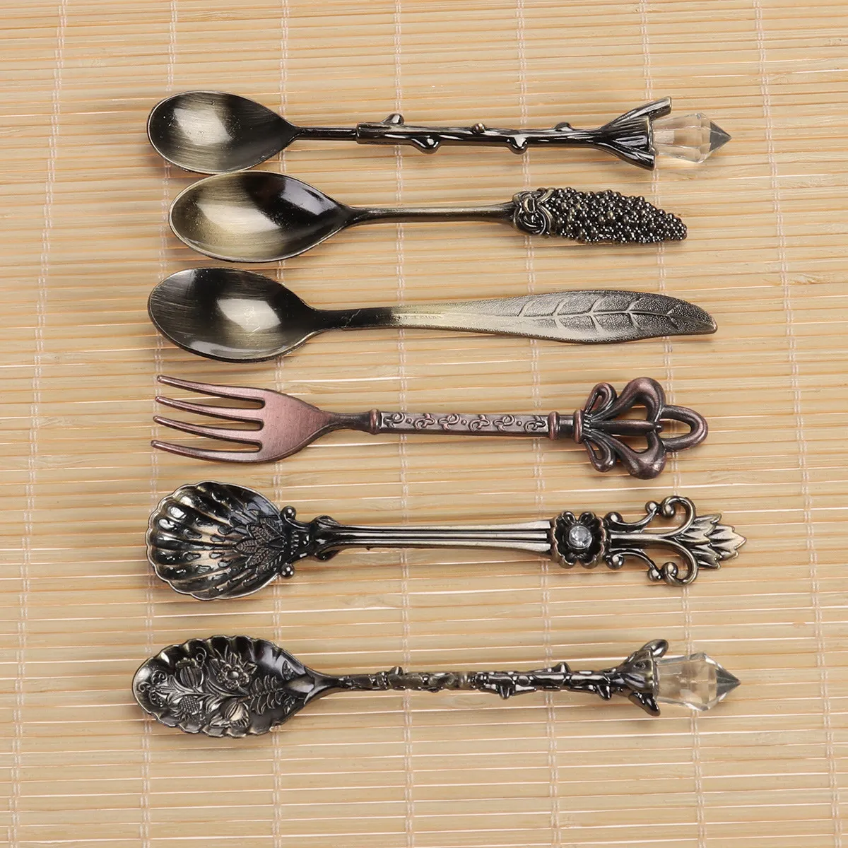 6Pcs Vintage Royal Tableware Set Elegant 3D Carved Spoon Fork Set for Coffee Dessert Snacks Baby 1St Birthday Christmas Gift