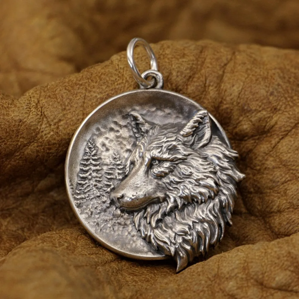 925 Sterling Silver Embossed Wolf Pendant Biker Punk Jewelry TA338