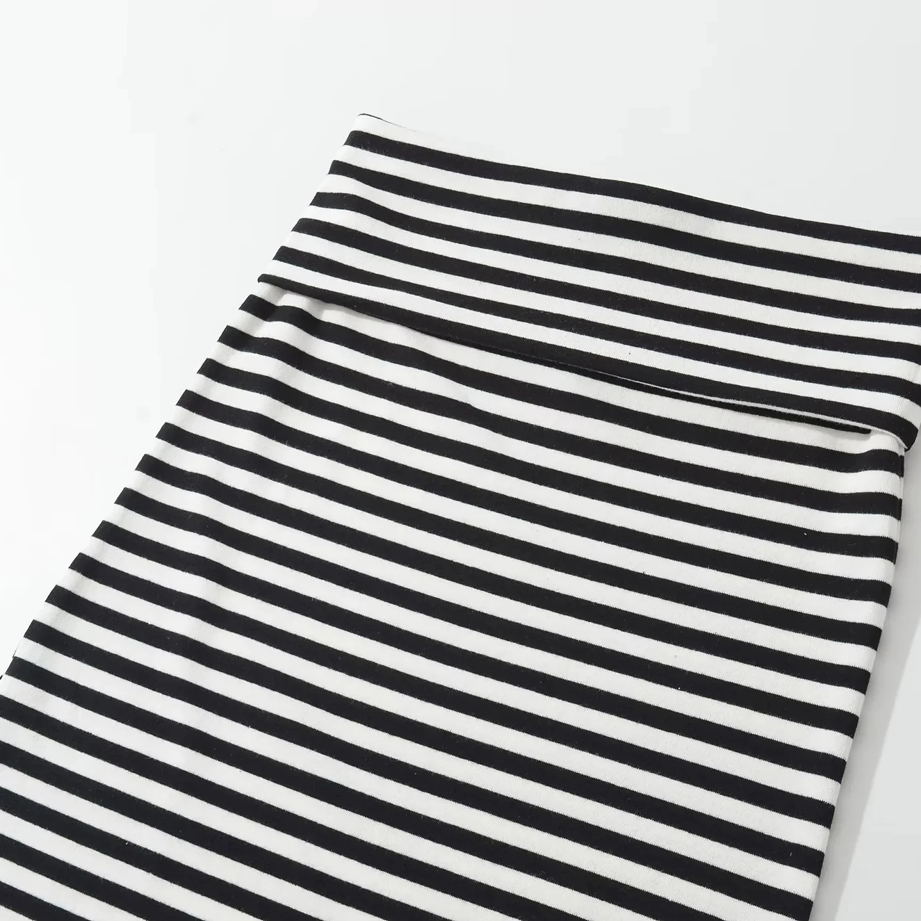 Sexy Stripe High Waist Slim Fit Long Skirt for Women Straight Cut High Waist Flip Waistband Autumn New Arrival Casual Wear