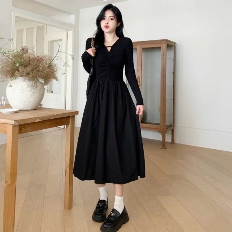 Women Black Long Dress Lady Fashion V Neck Cutout Ruched Design Solid Color Long Sleeve Slim Fit Dress Female Concise Dress