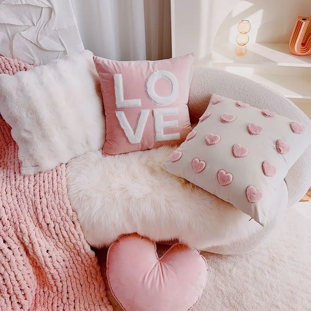 Love plush pink pillow ins sofa bedside princess style cushion bed bay window girl heart pillow Internet celebrity