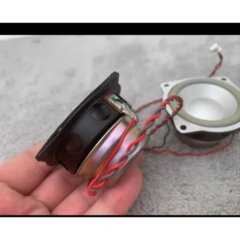 

Suitable for original repair and replacement of Bowers&Wilkins 2-inch horn impedance 8 ohms power 5W-20w horn diameter 58mm